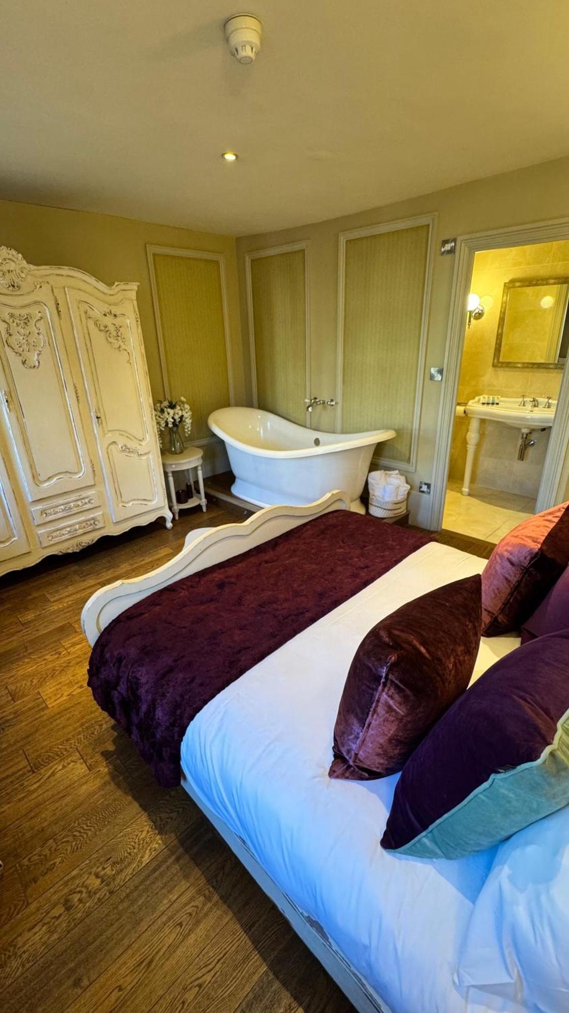 No64 The Boutique Hotel West Malling Bagian luar foto